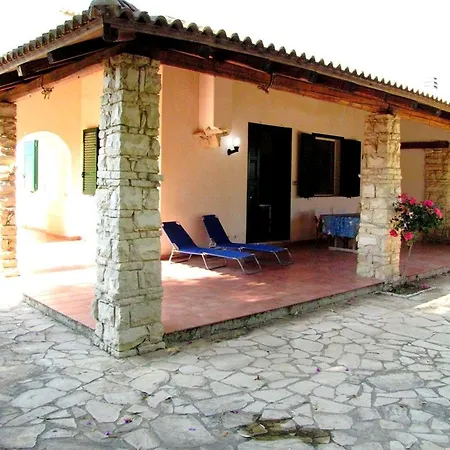 Holiday home Casa Ondablu Casesicule, On The With Big Veranda And Wifi